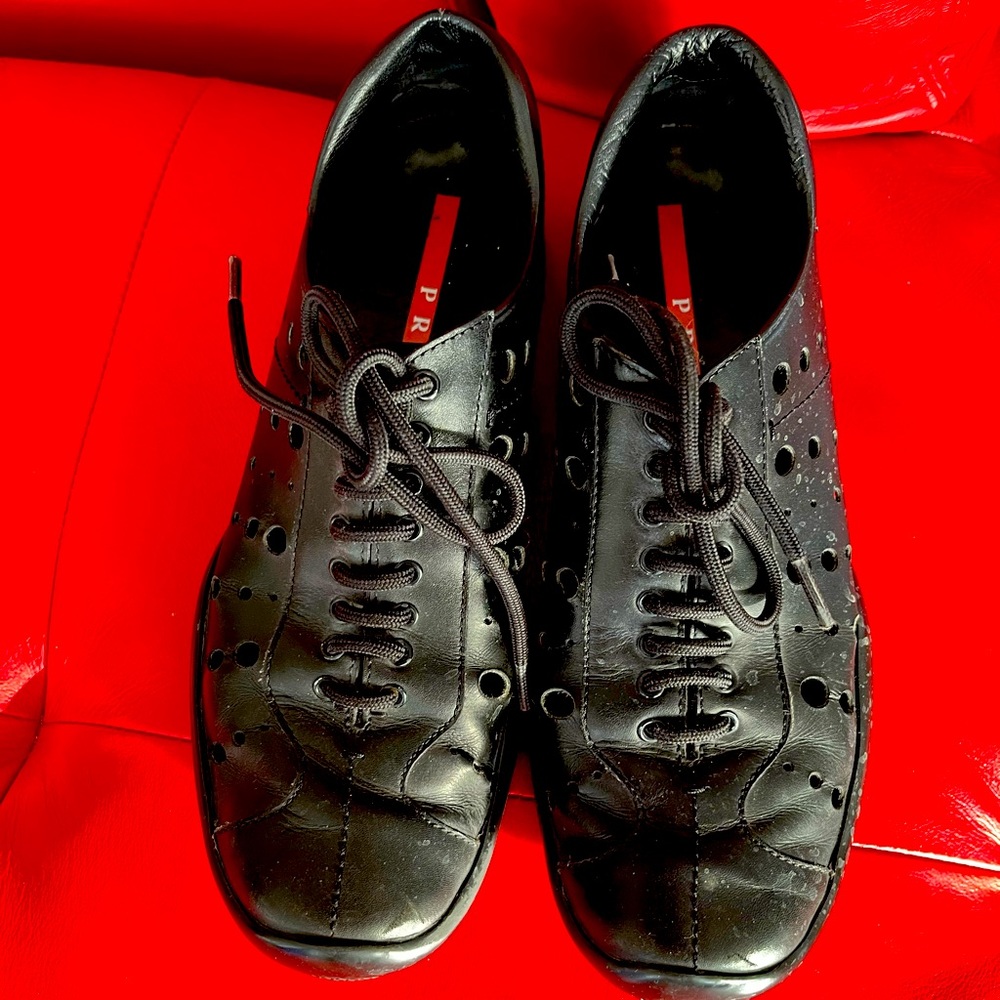 Prada sport shoe size 37